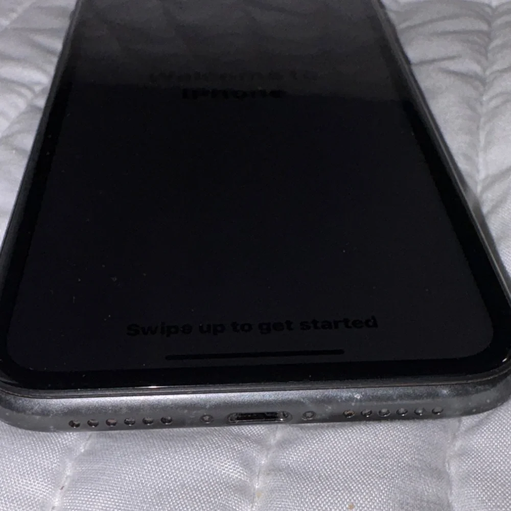 Apple iPhone 11 - Sleek Black Finish